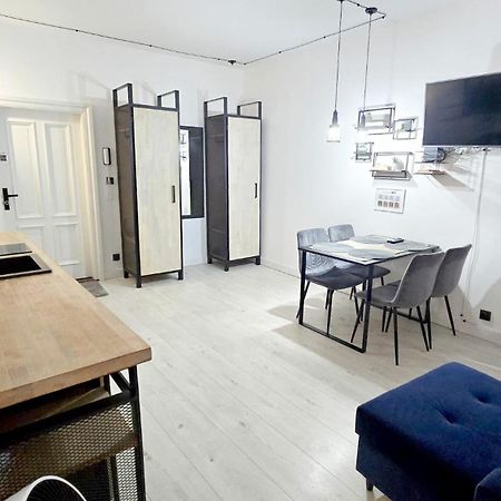 Siódemka Apartment Torun Bagian luar foto